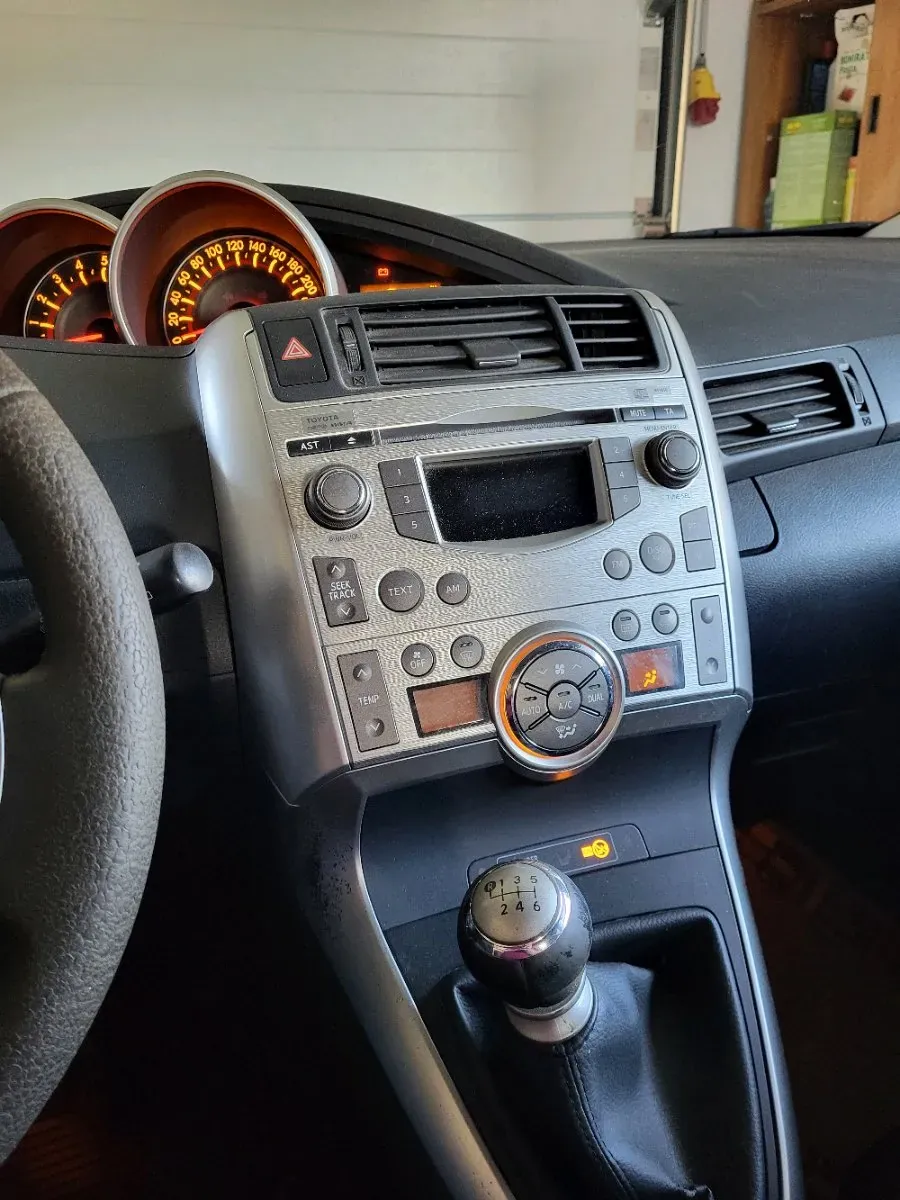 Toyota Verso 2011 photo 2