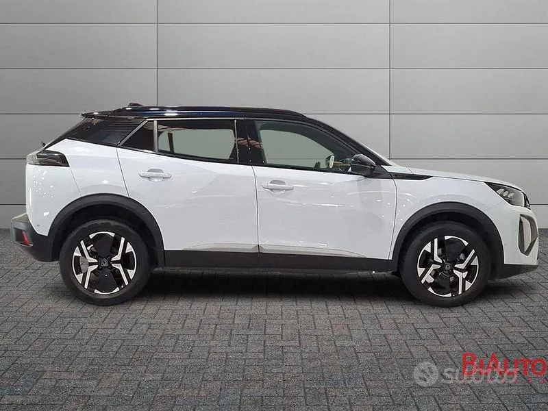 Peugeot 2008 2024 photo 3