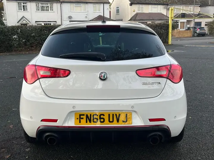 Alfa Romeo Giulietta 2016 photo 5