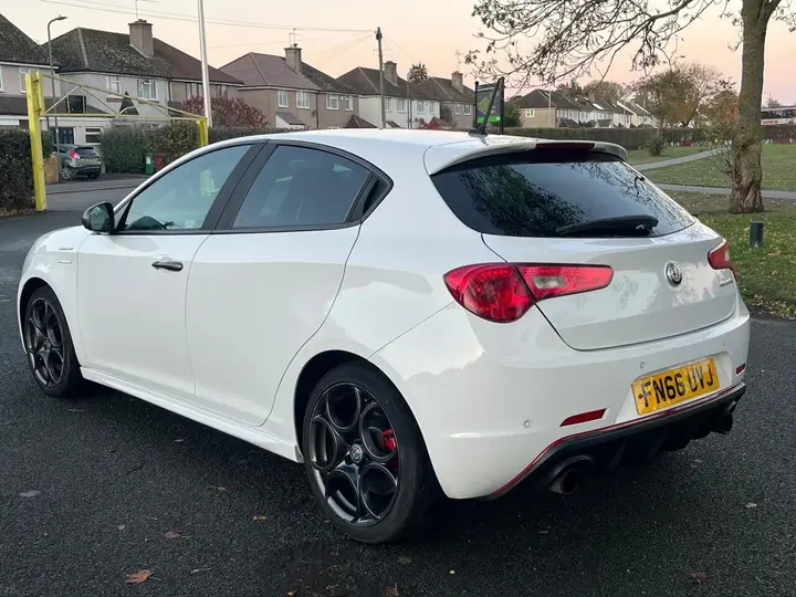 Alfa Romeo Giulietta 2016 photo 4