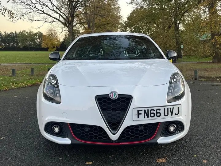 Alfa Romeo Giulietta 2016 photo 2