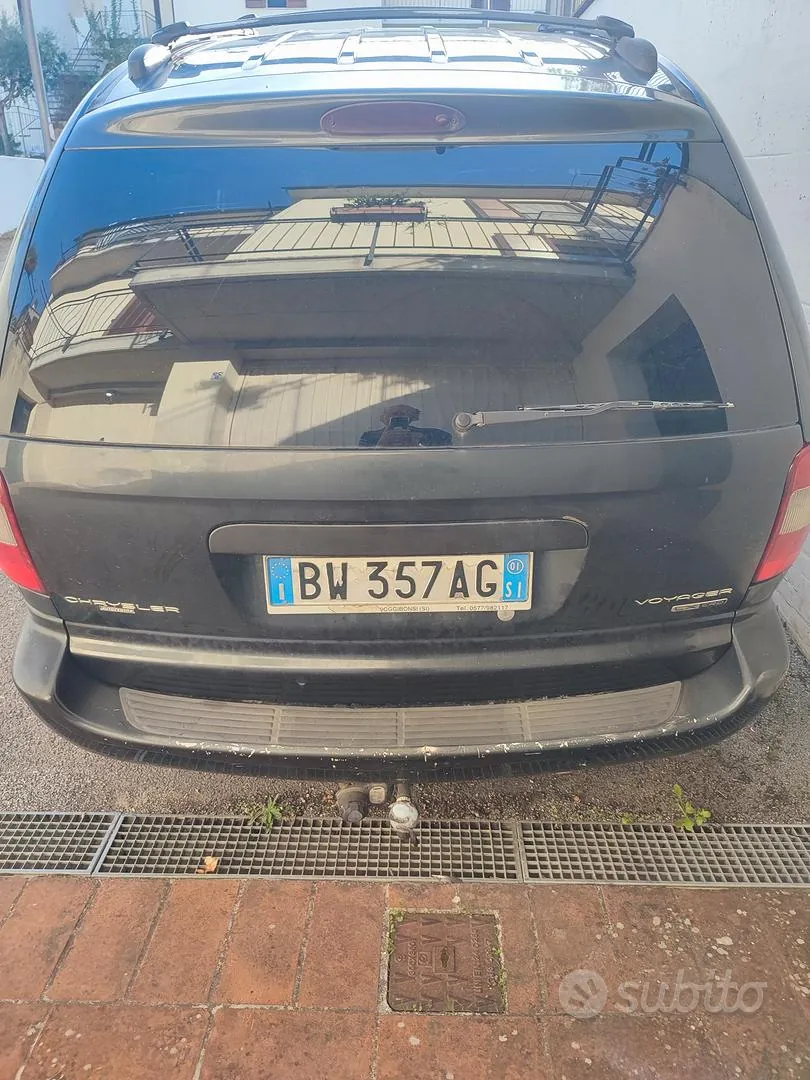 Chrysler Voyager 2001 photo 2