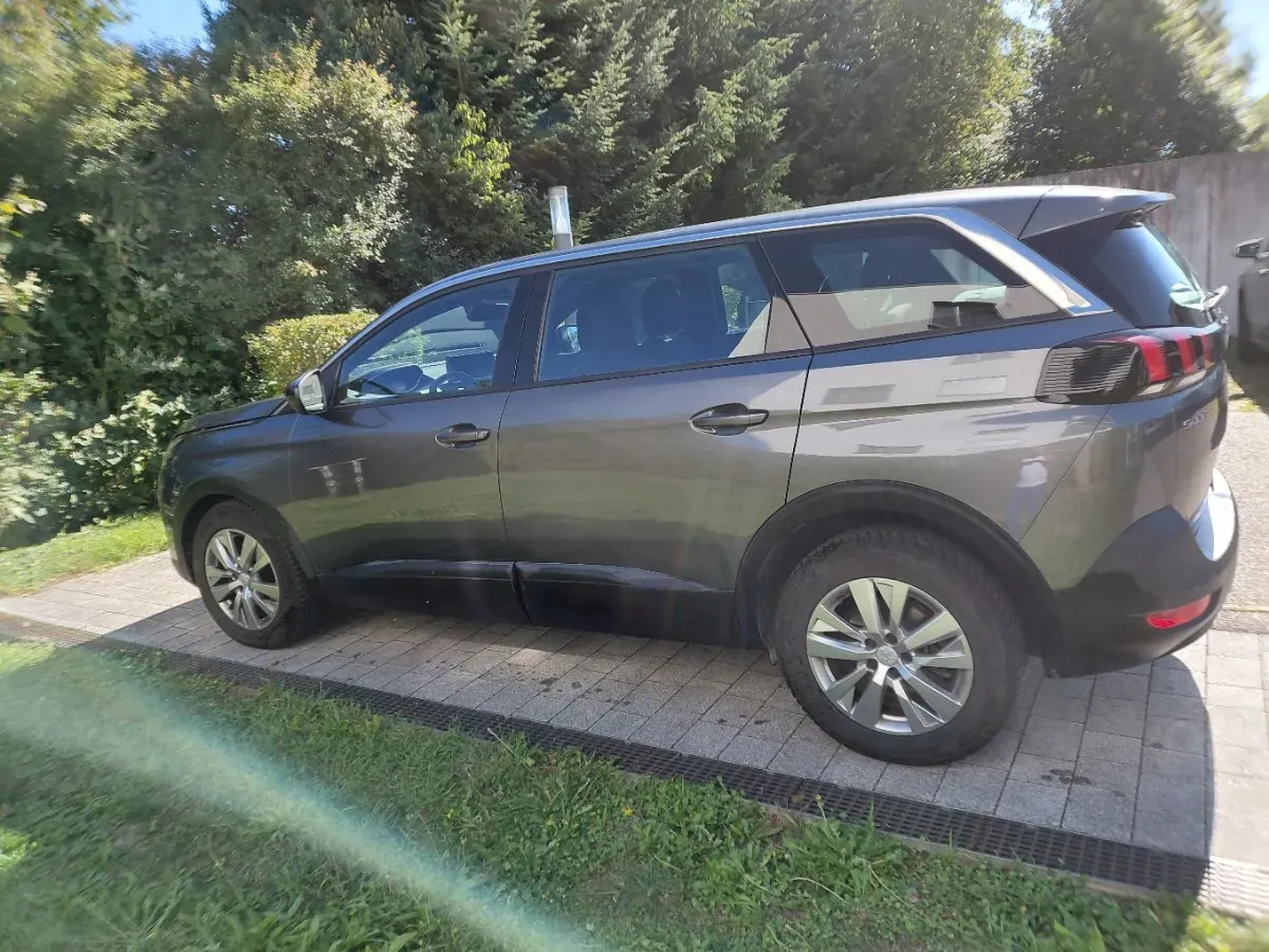 Peugeot 5008 2023 photo 2