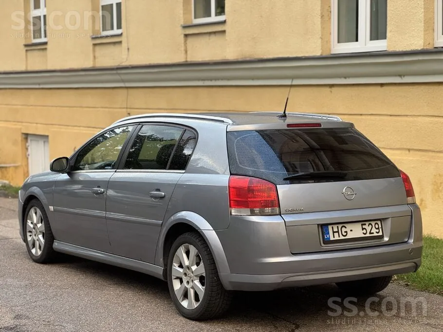 Opel Signum 2005 photo 2