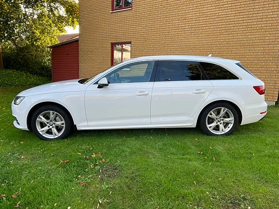 Audi A4 2017 photo 2