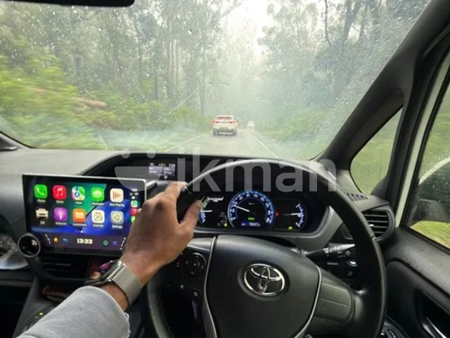 Toyota Voxy 2014 photo 3