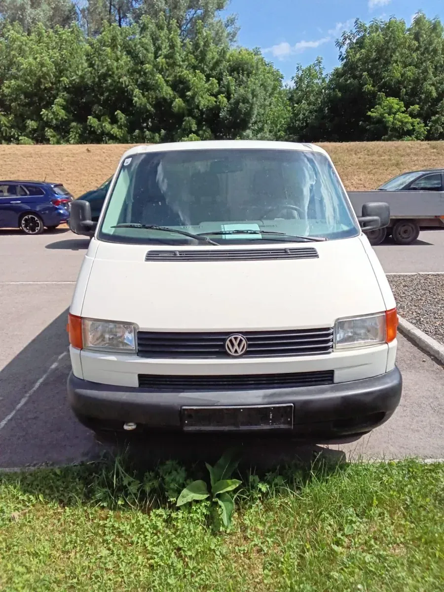 Volkswagen T4 1998 photo 2