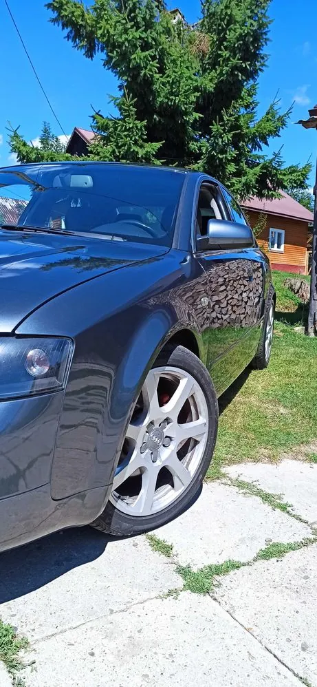Audi A4 Limousine 2004 photo 2