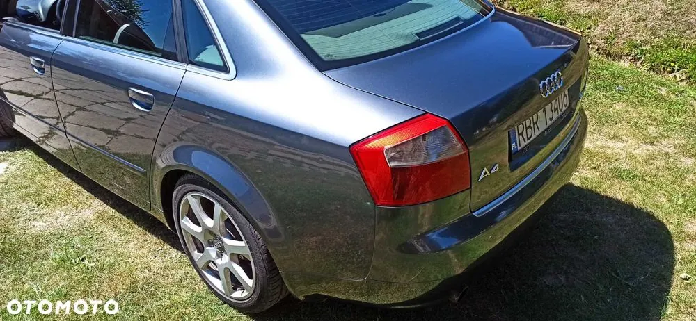 Audi A4 Limousine 2004 photo 5