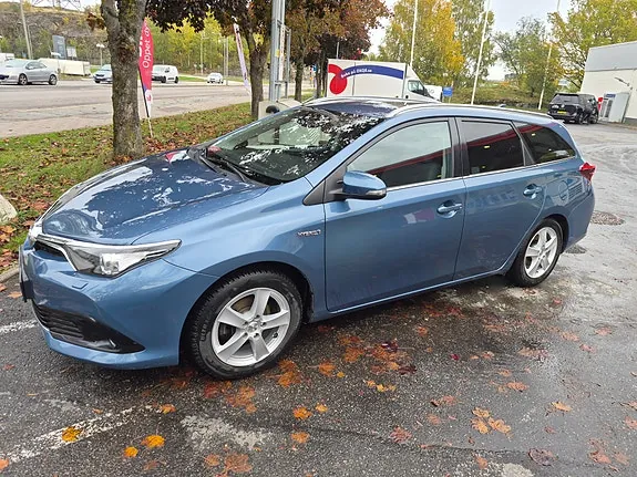 Toyota Auris 2016 photo 2