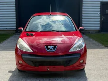 Peugeot 206 2011 photo 2