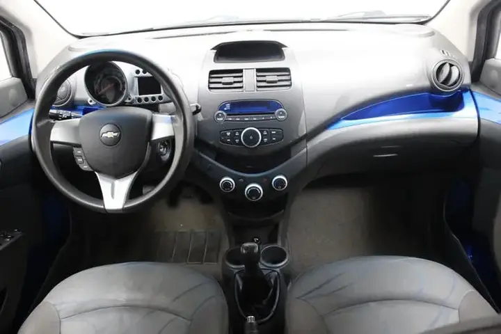 Chevrolet Spark 2010 photo 2