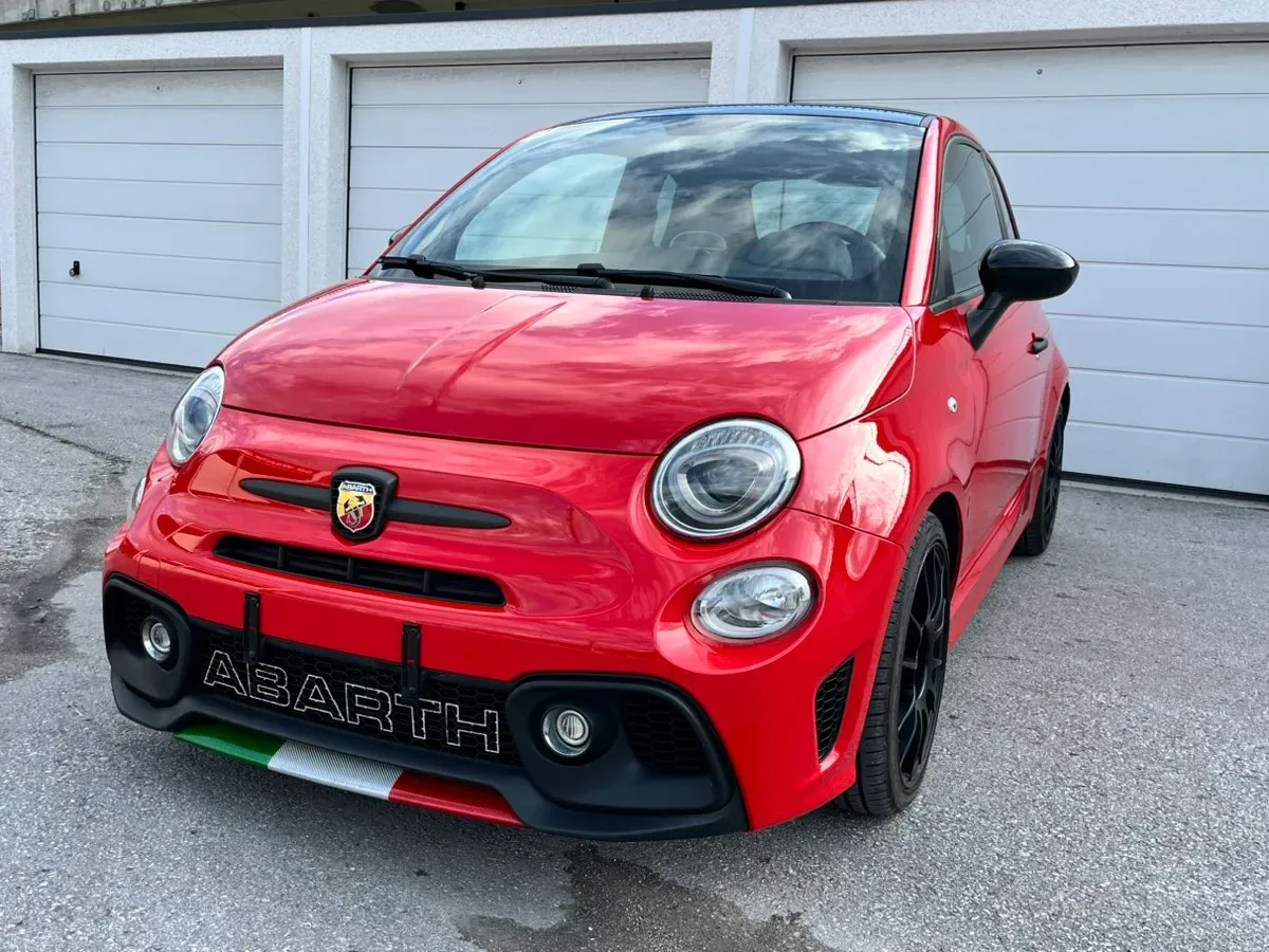 Abarth 500 2018 photo 2