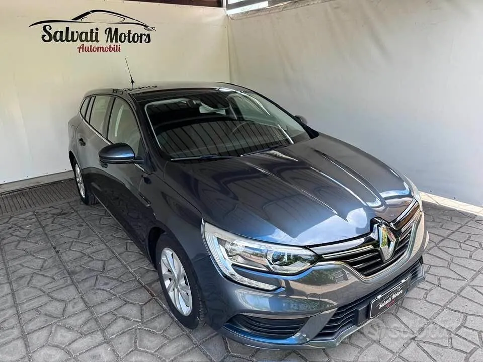 Renault Megane 2019 photo 2