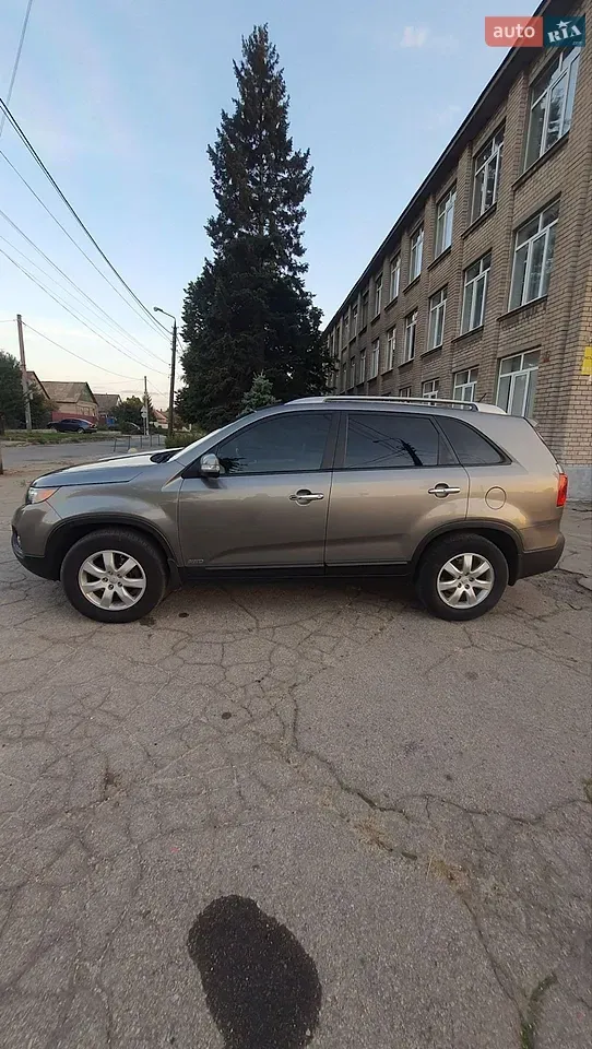 Kia Sorento 2011 photo 4