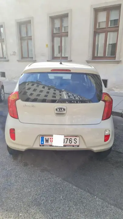Kia Picanto 2012 photo 2