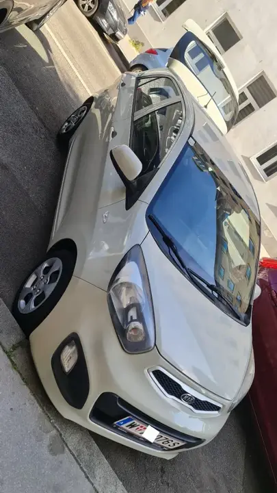 Kia Picanto 2012 photo 3