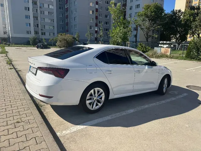 Skoda Octavia 2023 photo 2