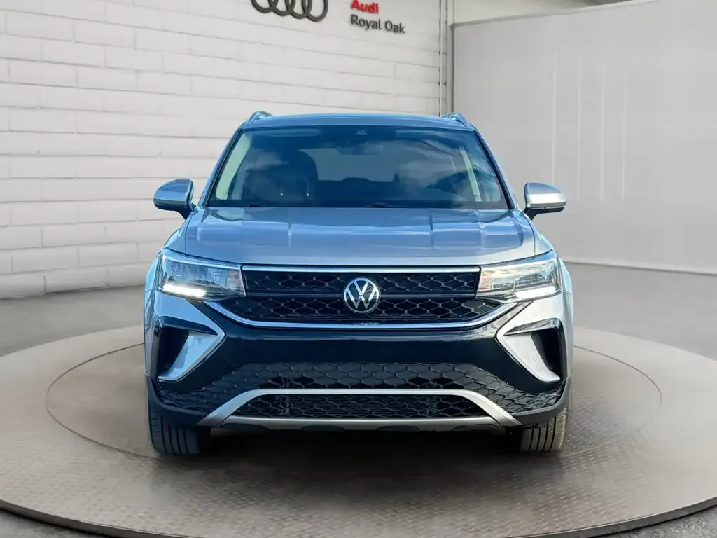 Volkswagen Taos 2024 photo 2