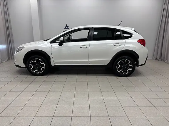 Subaru Xv 2014 photo 2
