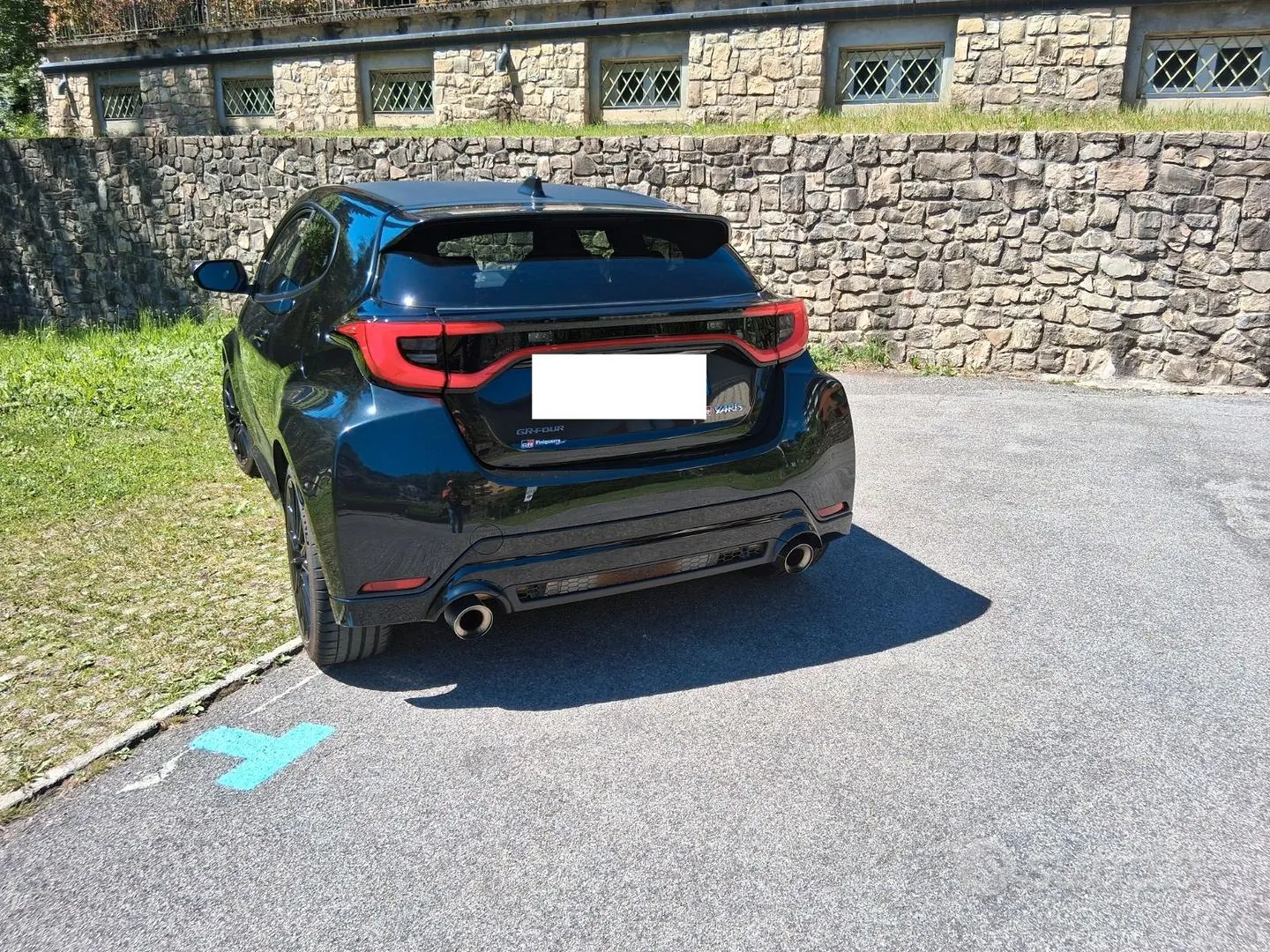 Toyota Yaris 2024 photo 2
