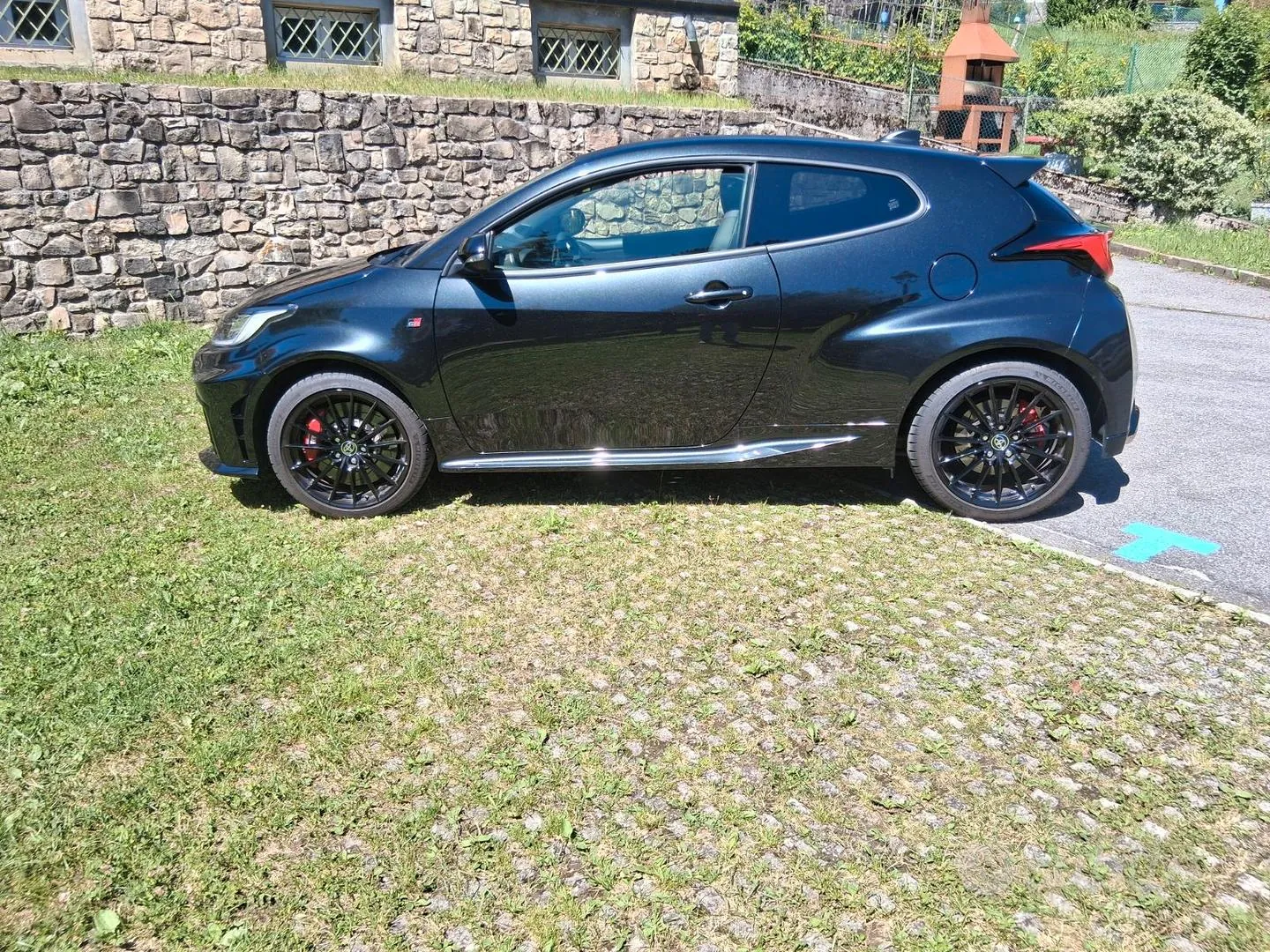 Toyota Yaris 2024 photo 3