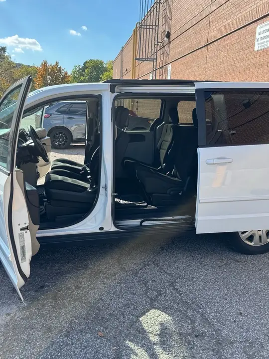 Dodge Grand Caravan 2017 photo 4