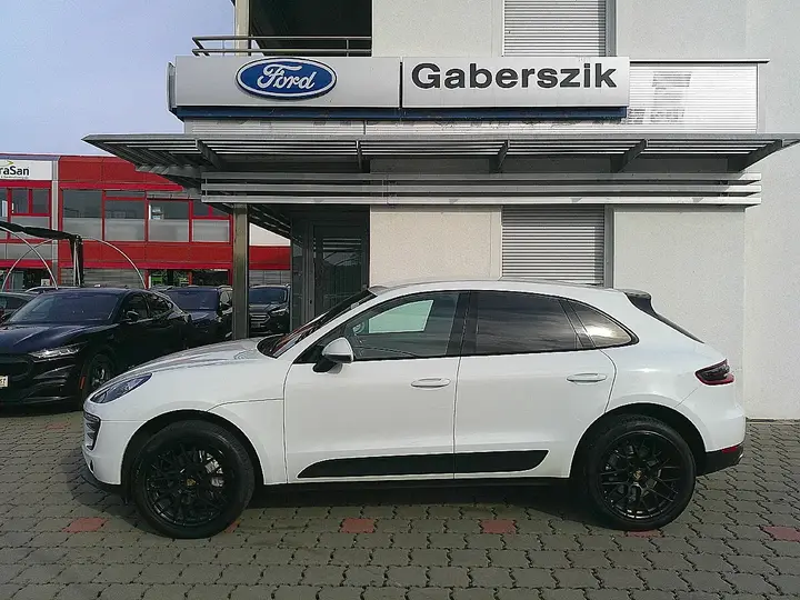 Porsche Macan 2017 photo 2