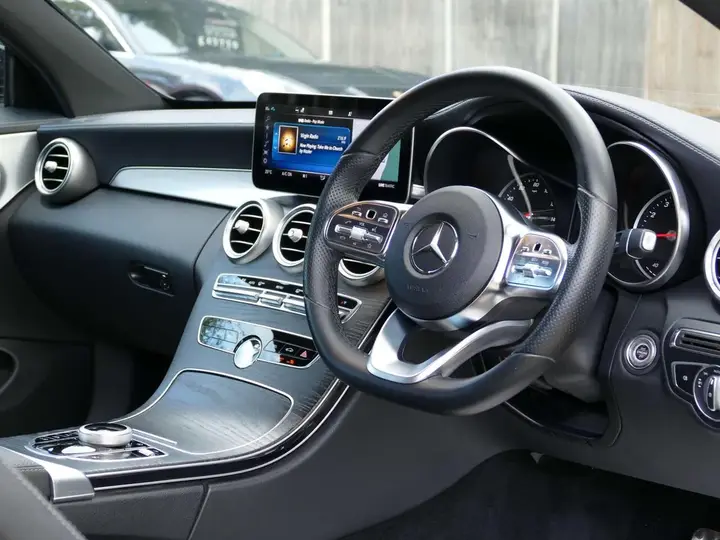 Mercedes-Benz C-Class 2018 photo 4