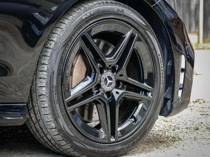 Mercedes-Benz C-Class 2018 photo 3