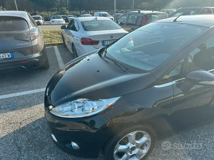 Ford Fiesta 2010 photo 3