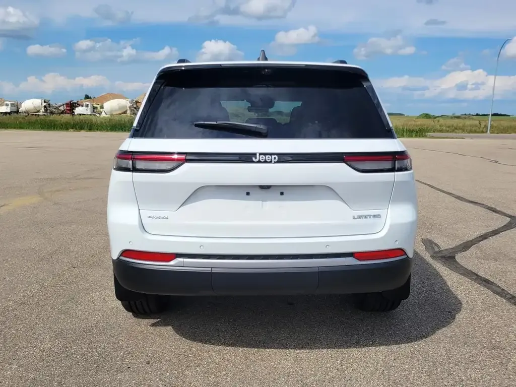 Jeep Grand Cherokee 2026 photo 5