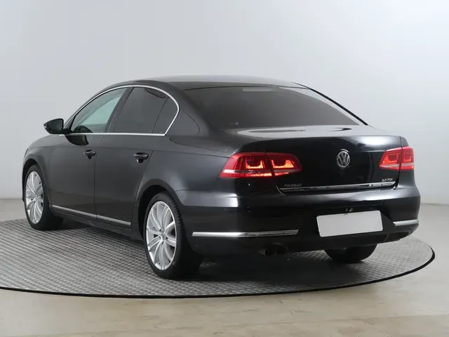 Volkswagen Passat 2011 photo 3
