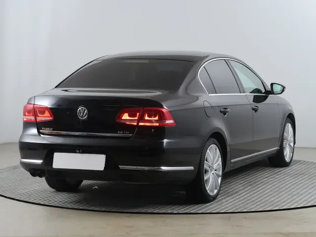 Volkswagen Passat 2011 photo 4