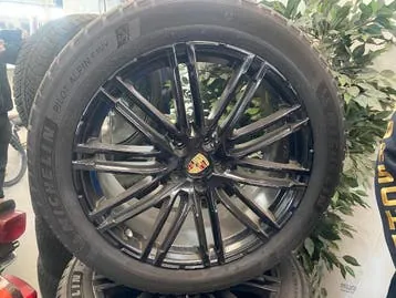 Porsche Macan photo 2