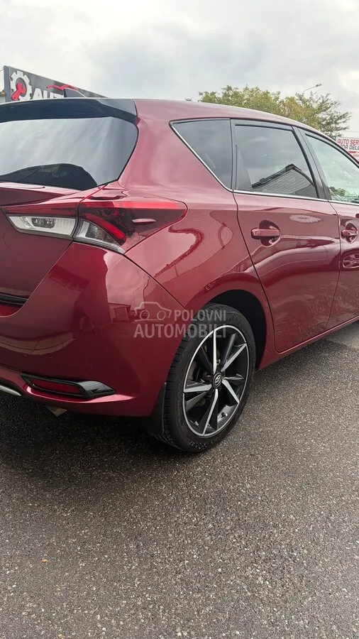 Toyota Auris 2018 photo 5