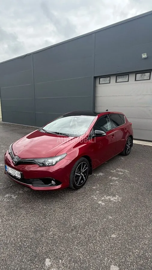 Toyota Auris 2018 photo 2