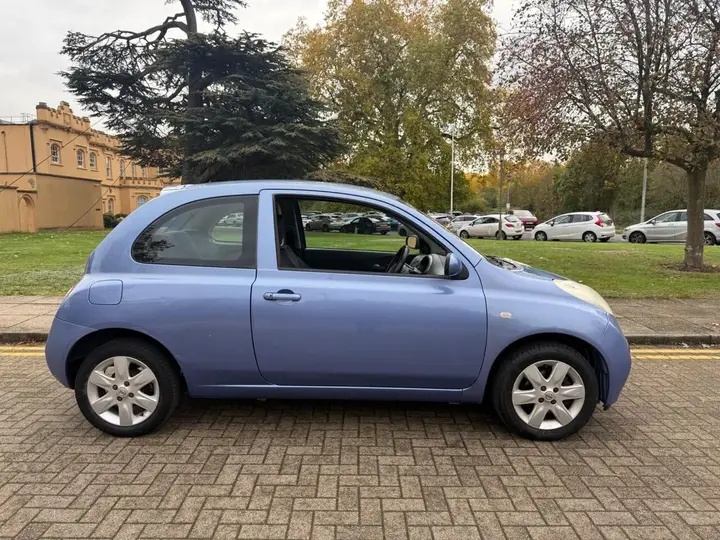 Nissan Micra 2005 photo 4