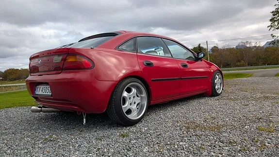 Mazda 323F 1997 photo 3