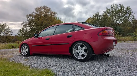 Mazda 323F 1997 photo 2