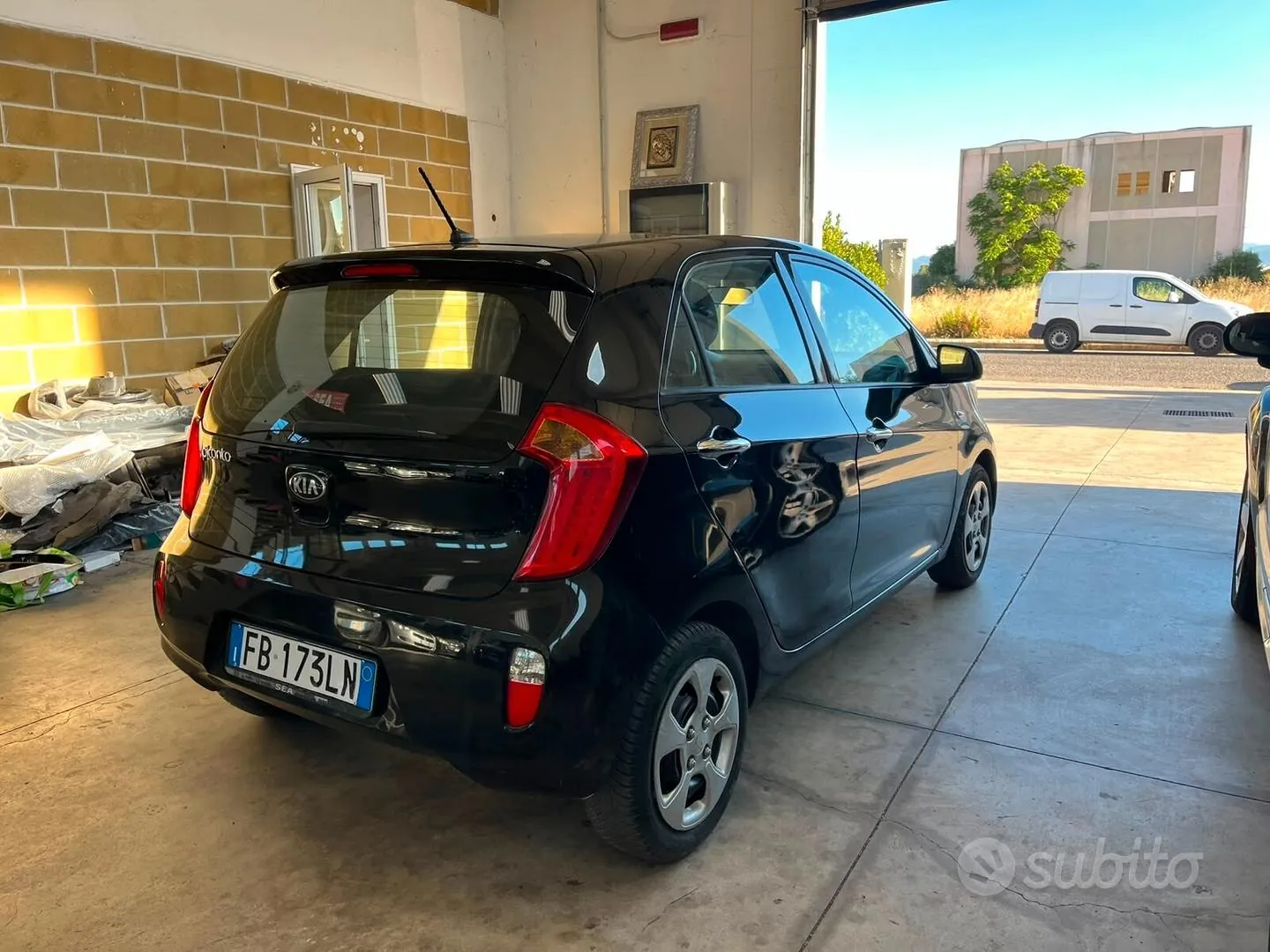 Kia Picanto 2015 photo 5