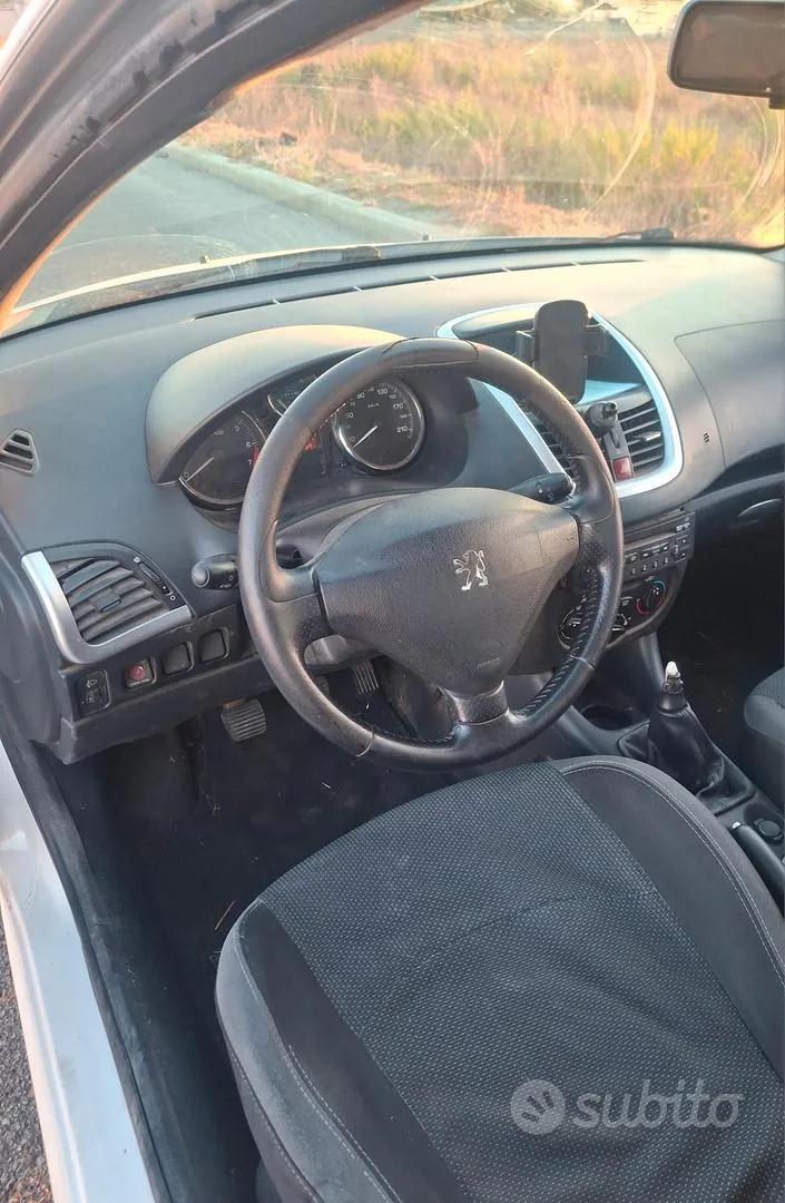 Peugeot 206 2009 photo 4