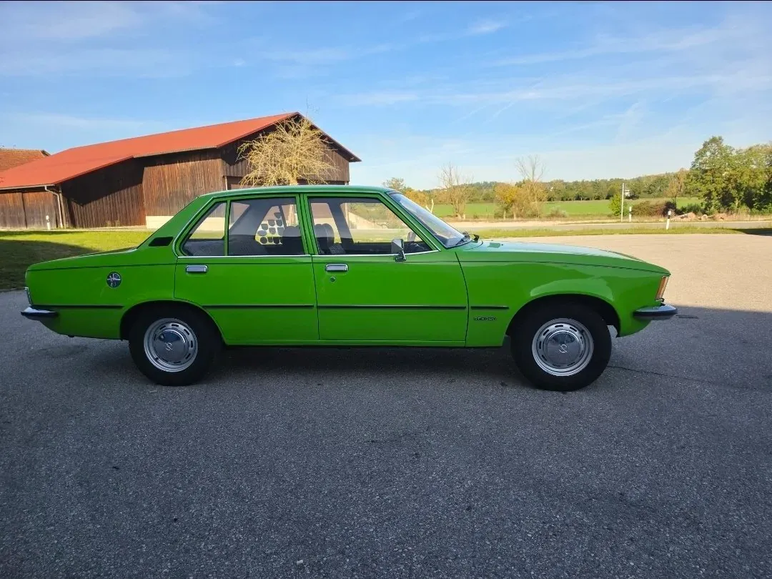 Opel Rekord 1974 photo 2