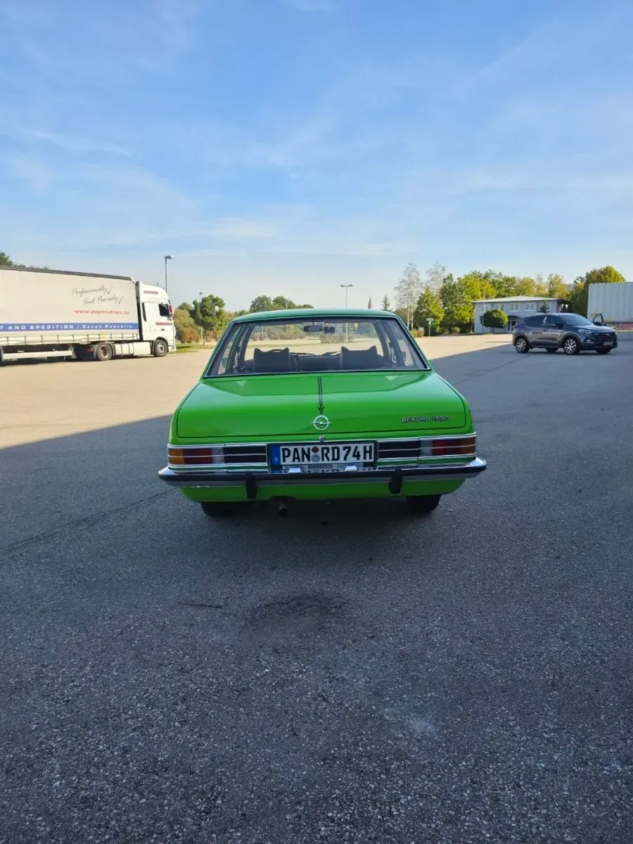 Opel Rekord 1974 photo 3
