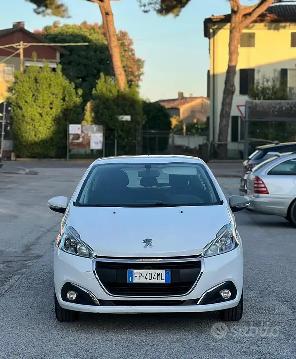 Peugeot 208 2018 photo 5