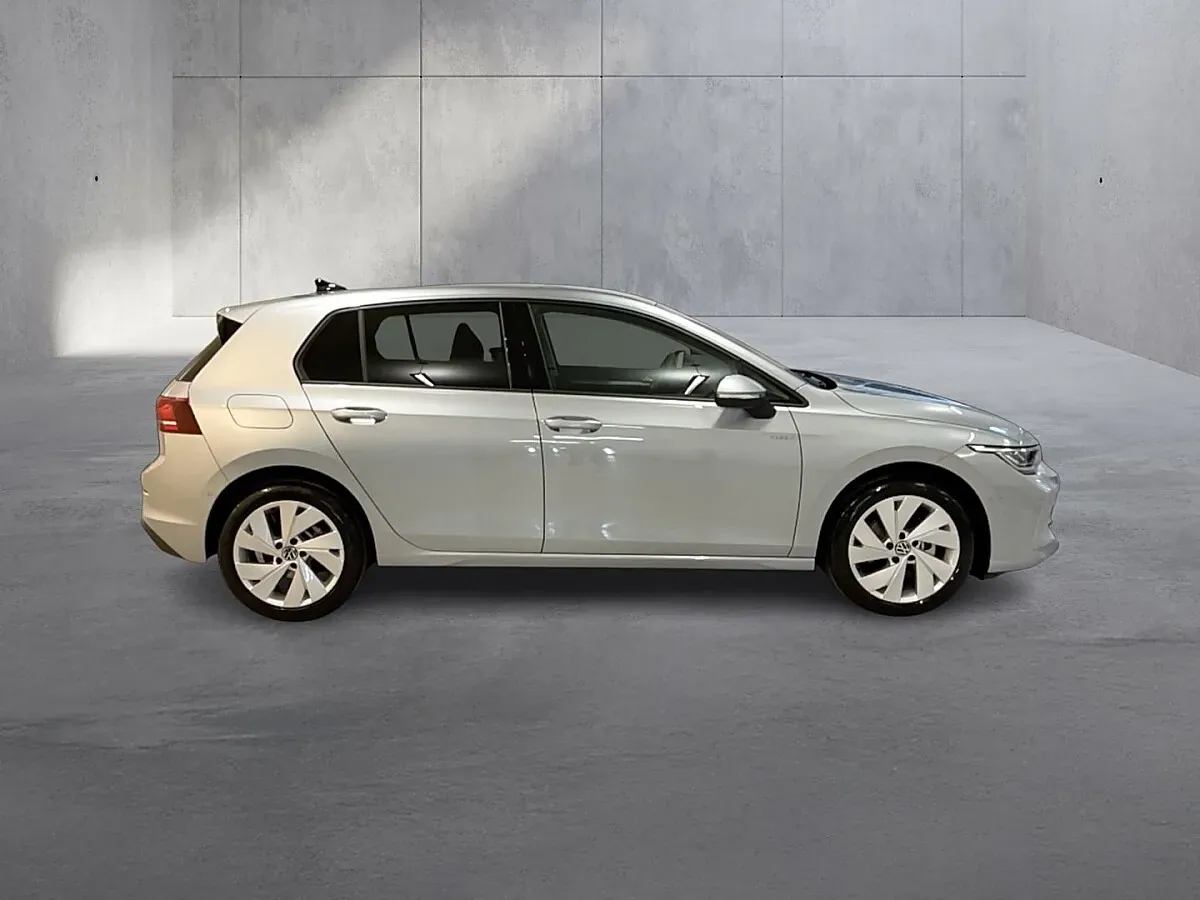 Volkswagen Golf 2025 photo 5