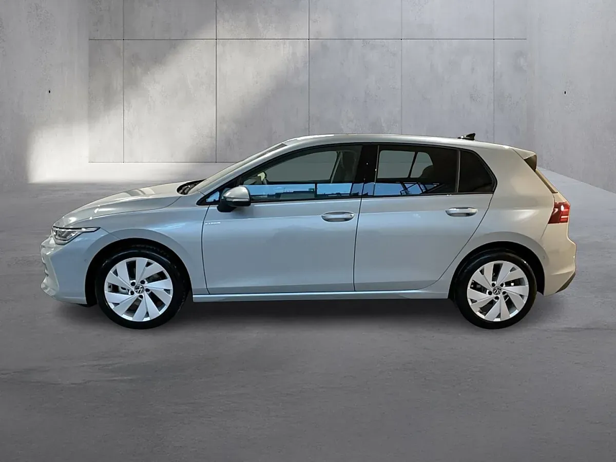 Volkswagen Golf 2025 photo 2