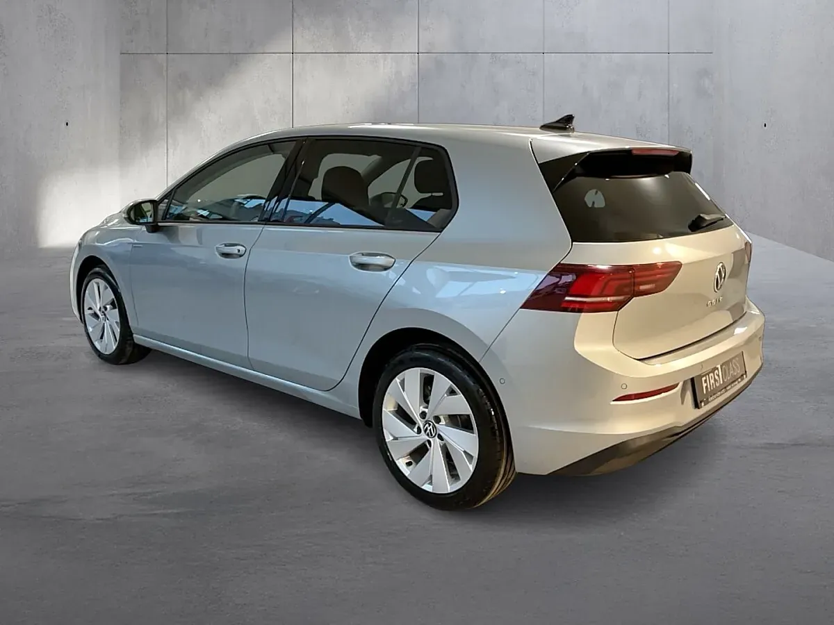 Volkswagen Golf 2025 photo 3