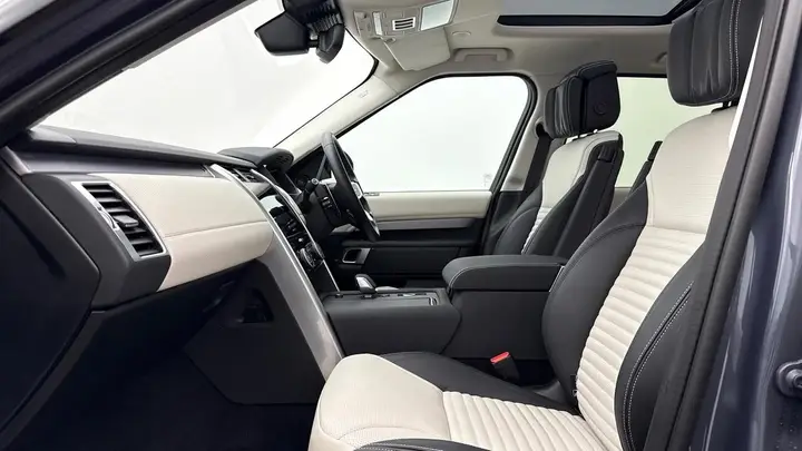 Land Rover Discovery 2025 photo 3