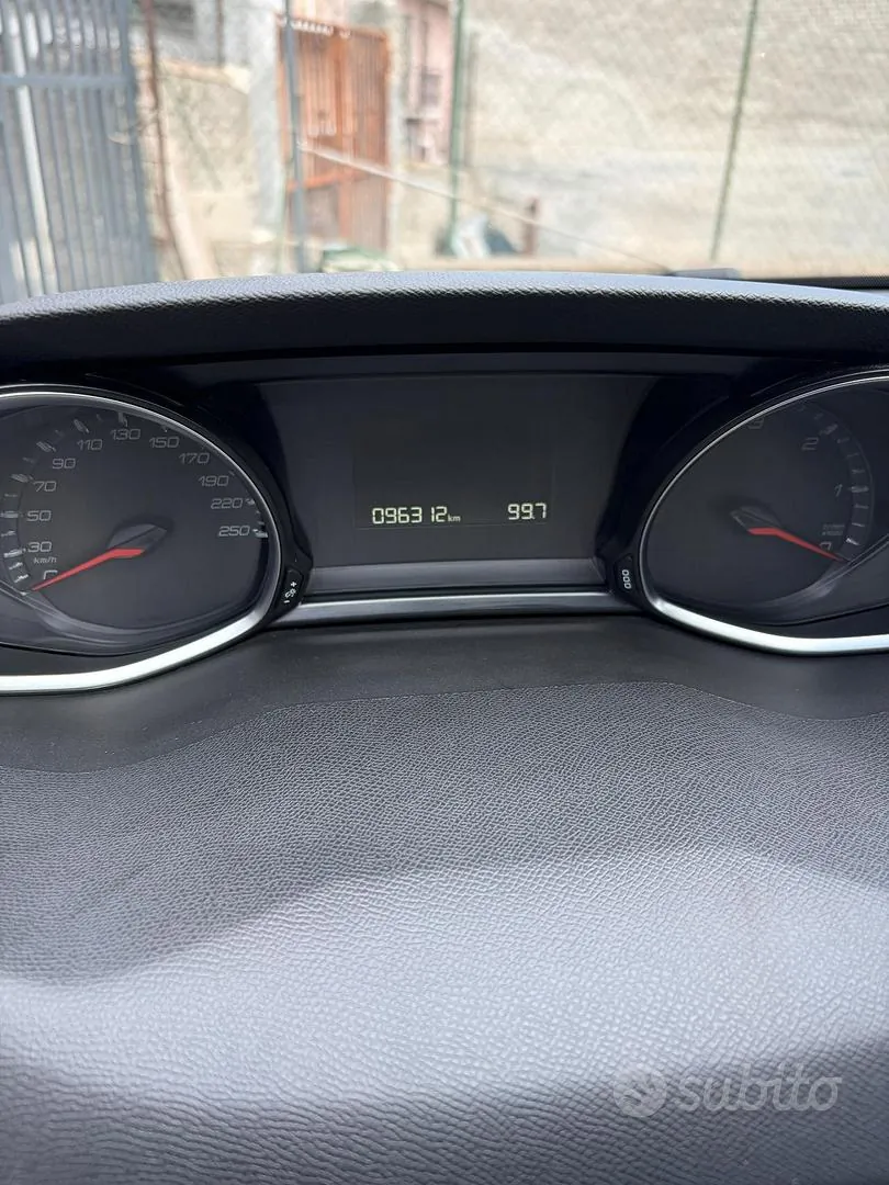 Peugeot 308 2015 photo 3